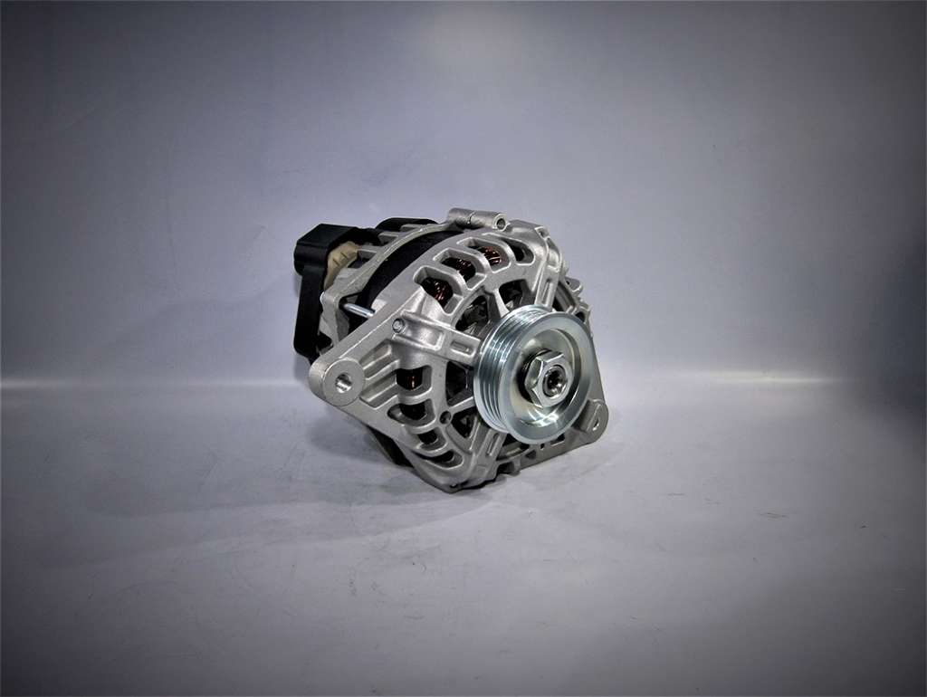 Alternador 12V 90A con polea 4PK