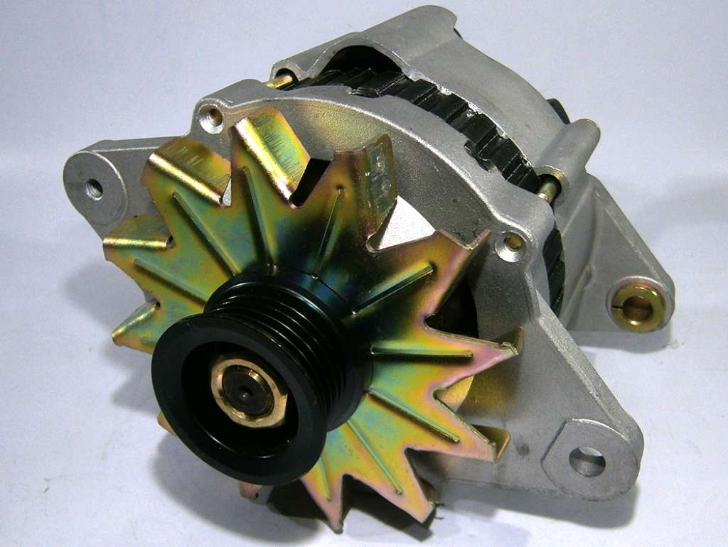 Alternador 12V 110A con bomba