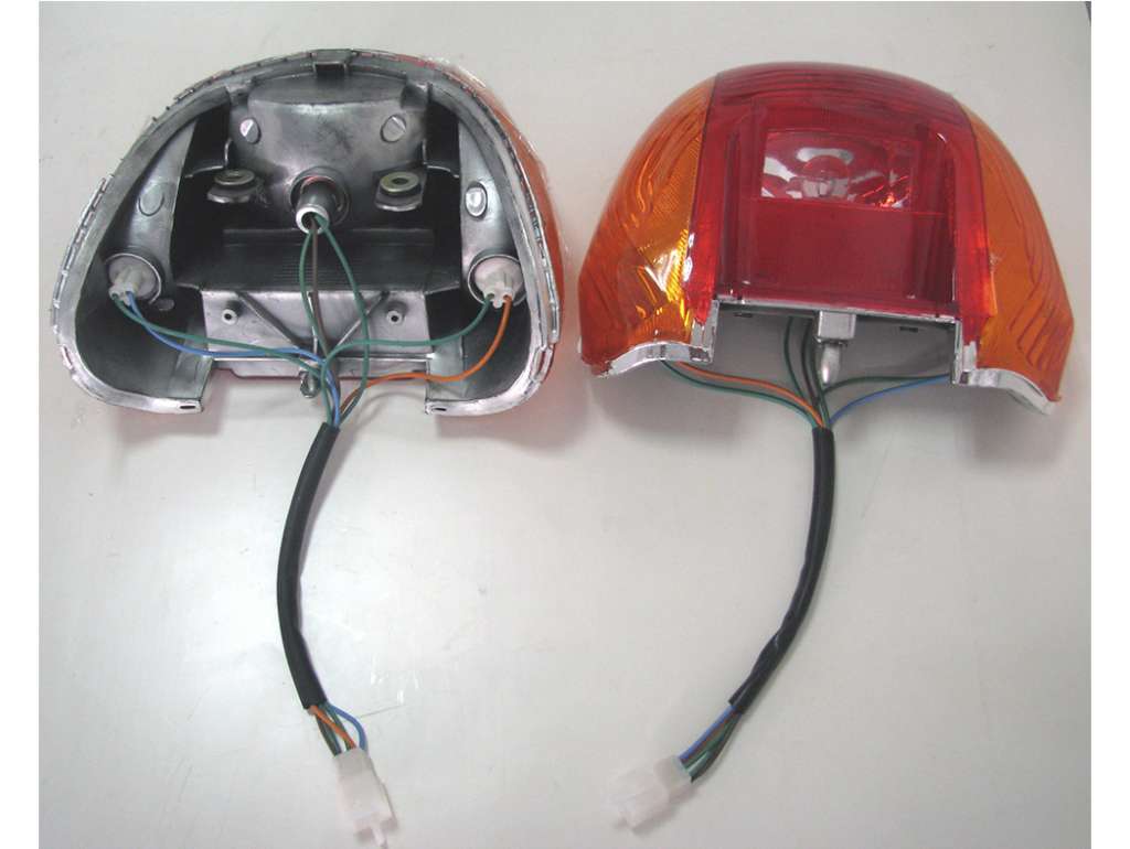 FAROL TRASERO YUMBO MAX