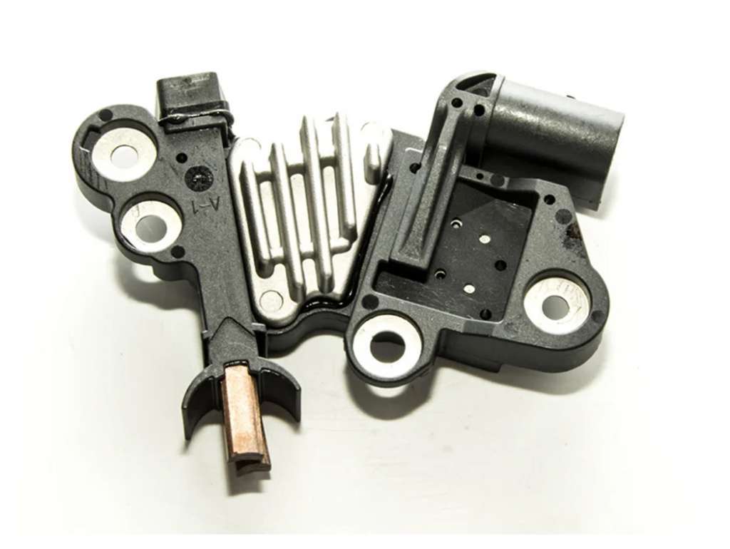 REGULADOR ALTERNADOR BOSCH BMW 06/13 12V.